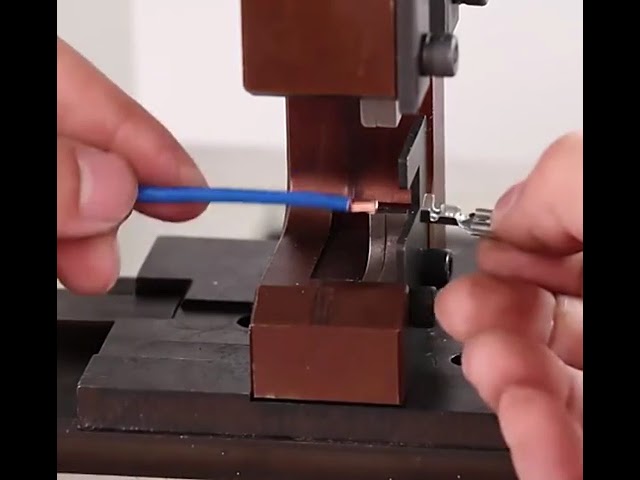 松端压接模具 | 单粒连接器OTP模具与单冲压接机