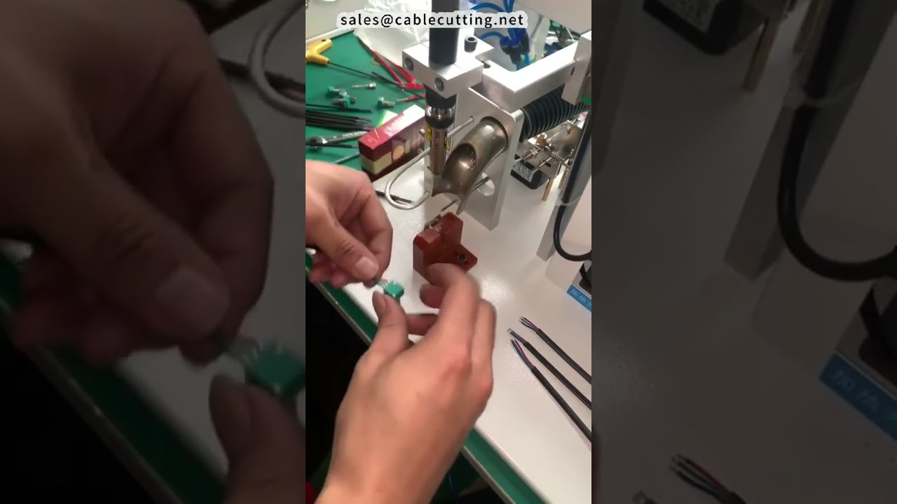 半自动焊接机应对复杂产品演示 #工厂 #机器 #DIY