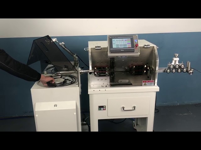 全自动多芯护套线裁线剥线机 WPM 680 带自动收线机