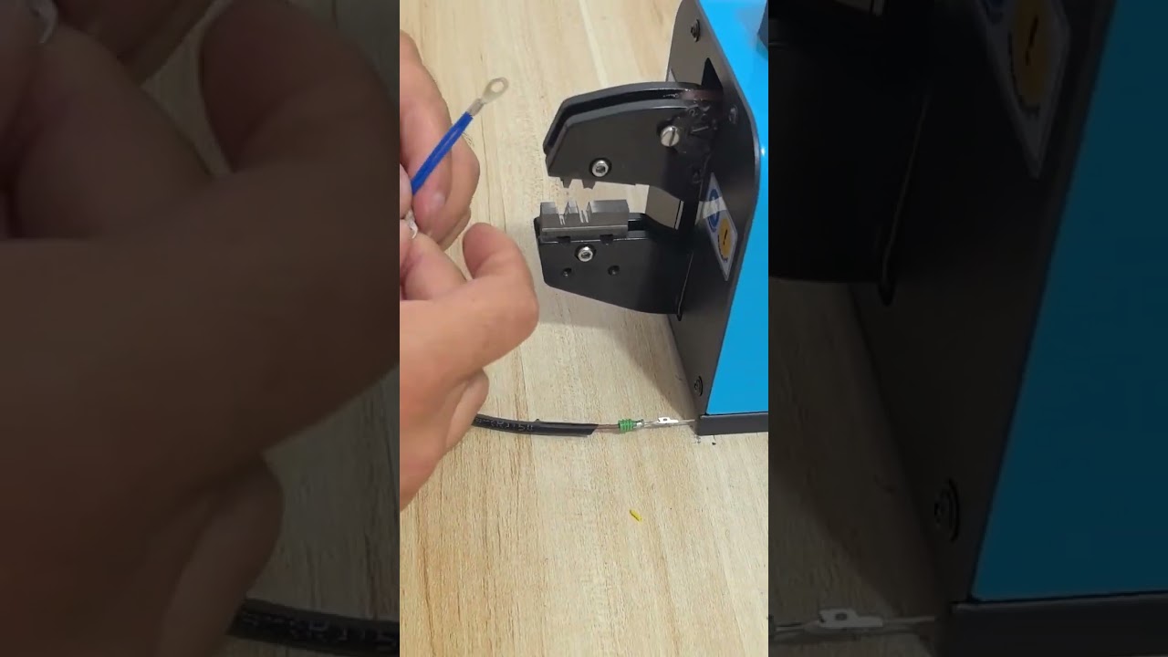 一模具多端子压接方案，提升工厂效率 #工厂 #机器