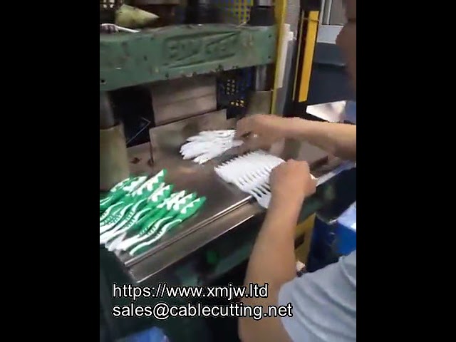 35吨小型立式注塑机 | PVC/PP塑料零件成型设备