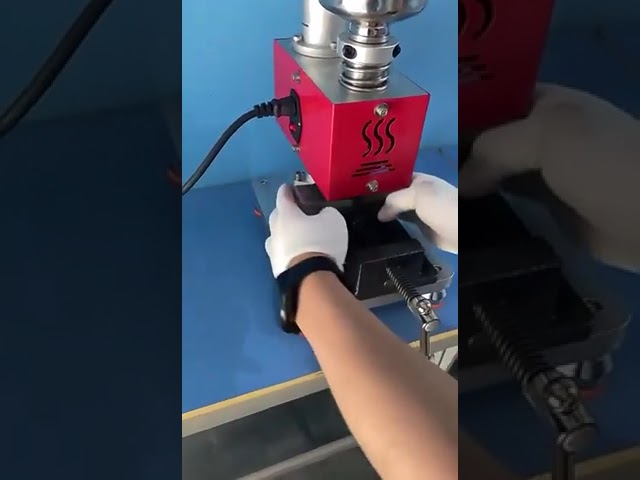 最新款Mini 20G手动注塑机 | 桌面立式塑料挤出机，小批量生产利器