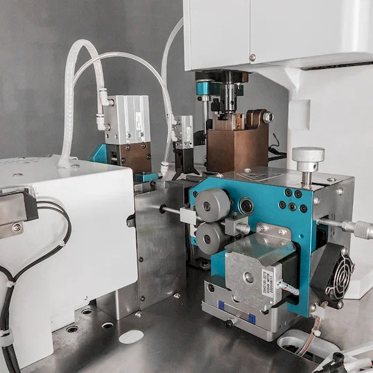 自动电缆剥线压接扭线机 Thumb